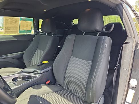 Used 2016 Dodge Challenger R/T RWD image 18