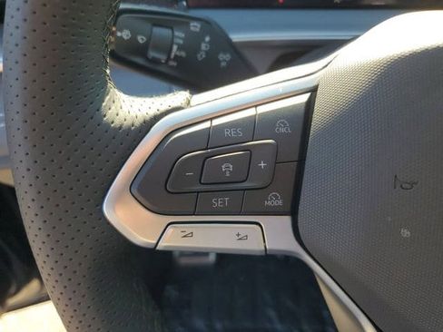 New 2026 Volkswagen Tiguan SE R-Line FWD image 19