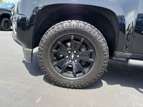 Used 2019 Chevrolet Colorado Z71 w/ Z71 Midnight Edition AWD/4WD image 9