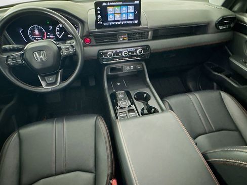 Certified 2024 Honda Pilot TrailSport image 29