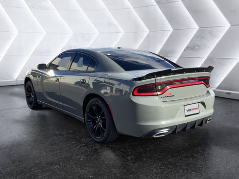 Used 2018 Dodge Charger SXT w/ Blacktop Package RWD image 6