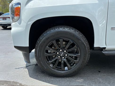Used 2022 GMC Canyon Elevation w/ Elevation Premium Package AWD/4WD image 12