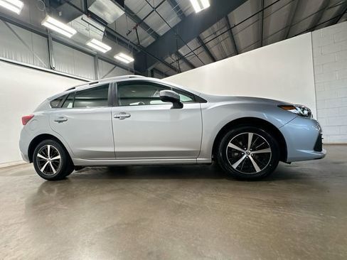 Certified 2022 Subaru Impreza 2.0i Premium AWD/4WD image 3