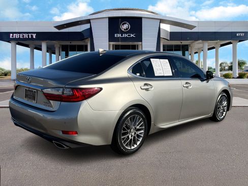 Used 2018 Lexus ES 350 w/ Navigation System Package image 3
