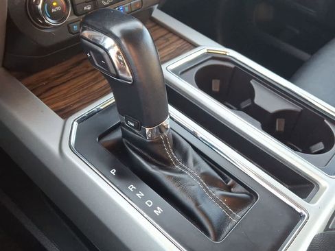 Used 2019 Ford F150 Lariat w/ Trailer Tow Package image 18