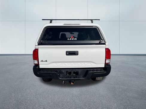 Used 2017 Toyota Tacoma SR image 6