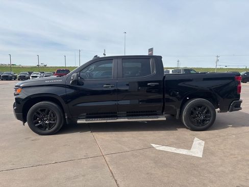Used 2023 Chevrolet Silverado 1500 Custom RWD image 3