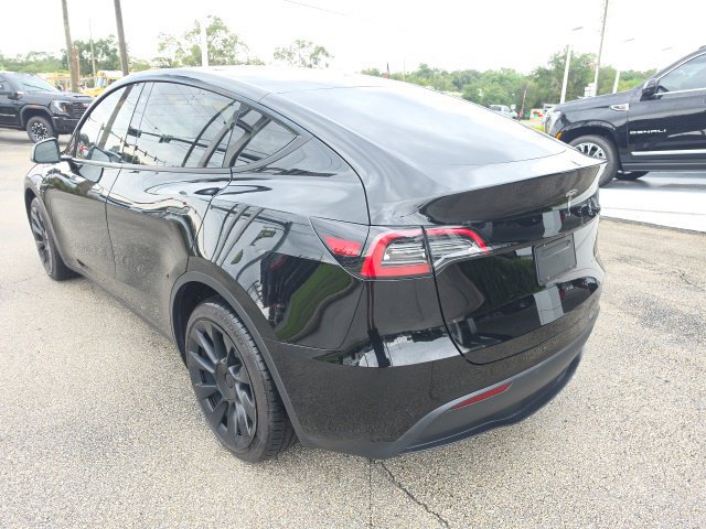 Used 2023 Tesla Model Y Long Range AWD/4WD image 3