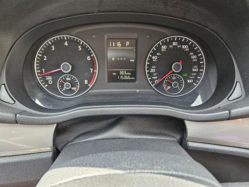 Used 2013 Volkswagen Passat S image 42