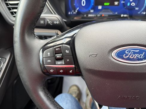 Used 2021 Ford Escape SEL w/ Technology Package AWD/4WD image 10
