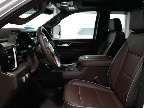 New 2026 GMC Sierra 2500 Denali w/ Denali Reserve Package image 13
