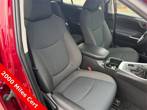 Used 2022 Toyota RAV4 LE image 11