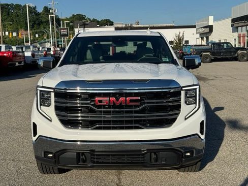 Used 2023 GMC Sierra 1500 SLT w/ SLT Premium Package AWD/4WD image 9