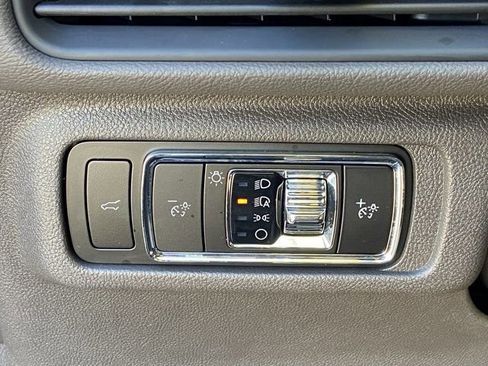 Used 2023 Lincoln Corsair AWD w/ Equipment Group 101A image 20