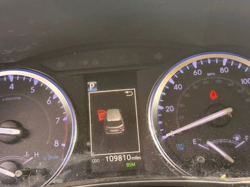 Used 2019 Toyota Highlander XLE image 17