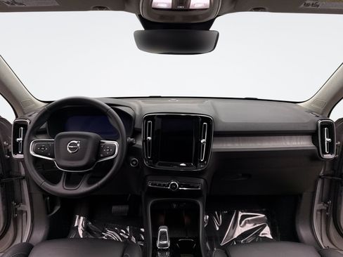 Used 2025 Volvo XC40 B5 Plus AWD/4WD image 14