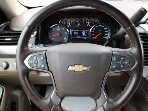 Used 2019 Chevrolet Tahoe Premier AWD/4WD image 13