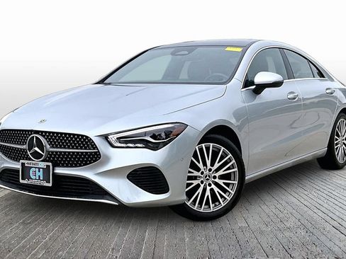 Used 2025 Mercedes-Benz CLA 250 image 3