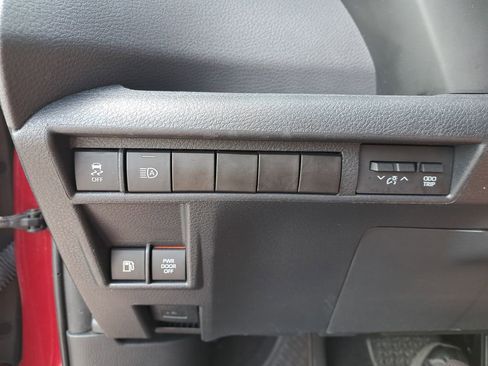 Used 2021 Toyota Sienna XSE image 31