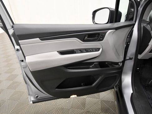 Certified 2023 Honda Odyssey EX-L image 13