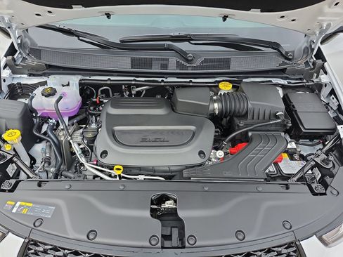 New 2026 Chrysler Pacifica Limited w/ Uconnect Theater Family Group image 34