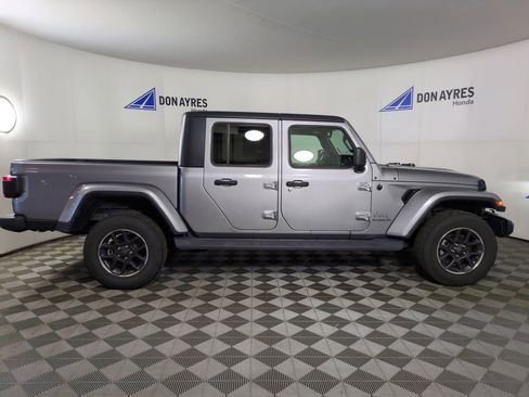 Used 2020 Jeep Gladiator Overland AWD/4WD image 8