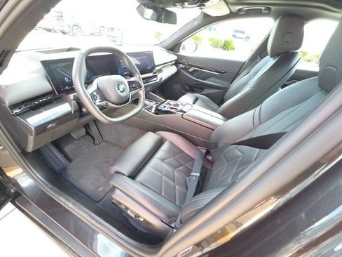 Used 2025 BMW 530i image 12