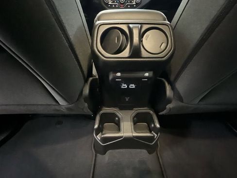 Used 2024 Jeep Wrangler Unlimited Sahara image 20