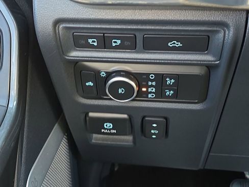 Used 2022 Ford F150 Lariat w/ Equipment Group 502A High image 29