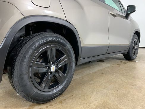 Used 2021 Chevrolet Trax LT image 9