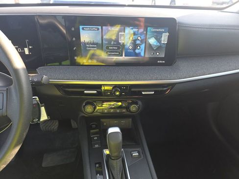 Used 2026 Nissan Kicks SV w/ Cold Weather Package image 3