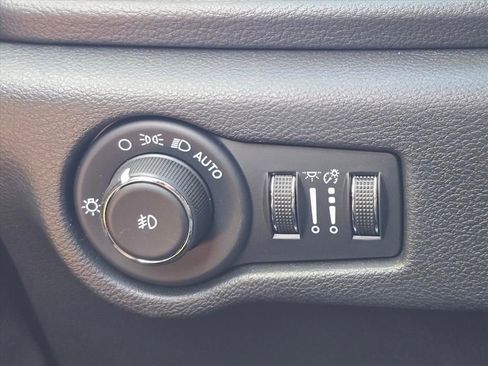 Used 2022 Chrysler Pacifica Pinnacle FWD image 24