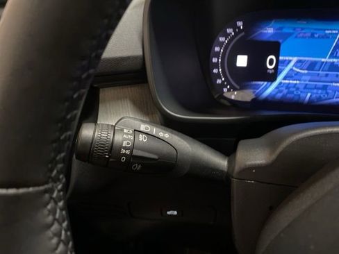 Used 2025 Volvo XC40 B5 Core AWD/4WD image 43