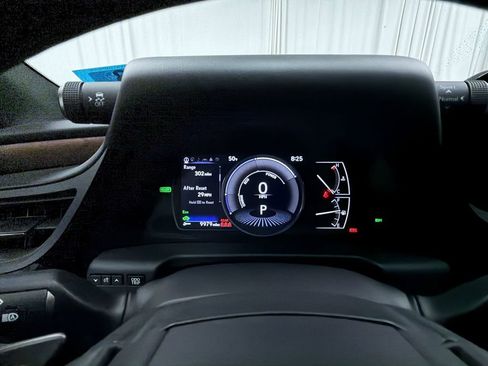 Used 2023 Lexus ES 300h w/ Premium Package image 10