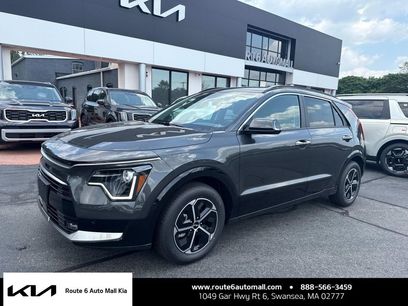 New 2025 Kia Niro SX