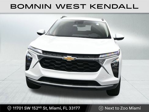 Used 2025 Chevrolet Trax LT image 8