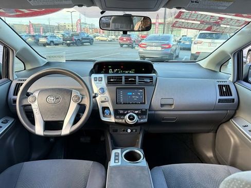 Used 2012 Toyota Prius V Three image 9