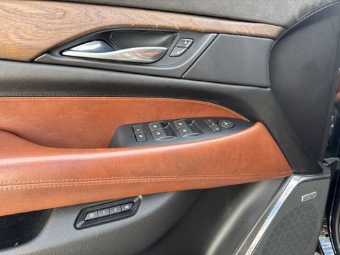Used 2017 Cadillac Escalade Luxury AWD/4WD image 17