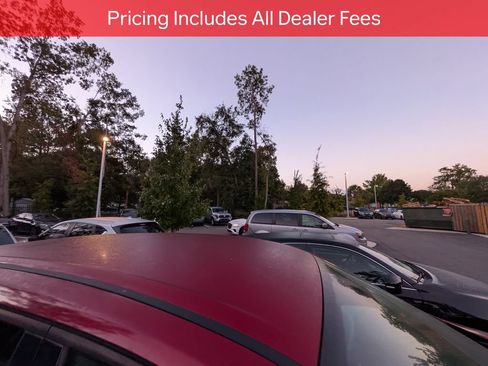 Used 2017 Ford Escape SE w/ SE Cold Weather Package FWD image 10