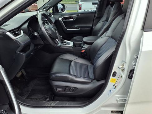 Used 2020 Toyota RAV4 XSE image 17