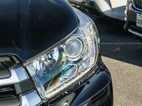 Used 2017 Toyota Highlander Limited image 7