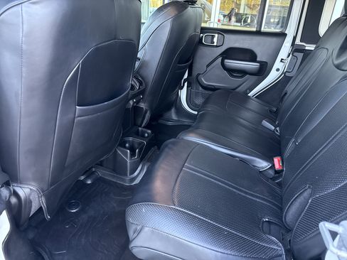 Used 2020 Jeep Wrangler Unlimited Sport image 12
