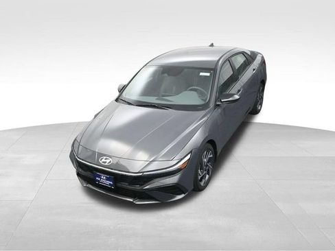 Used 2025 Hyundai Elantra Sport FWD image 24