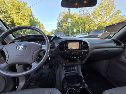 Used 2006 Toyota Sequoia SR5 image 11