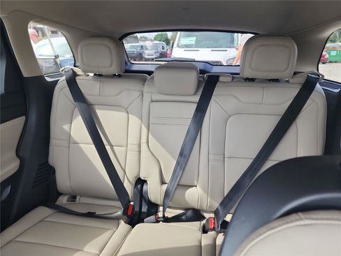 New 2026 Lincoln Corsair Premiere image 15