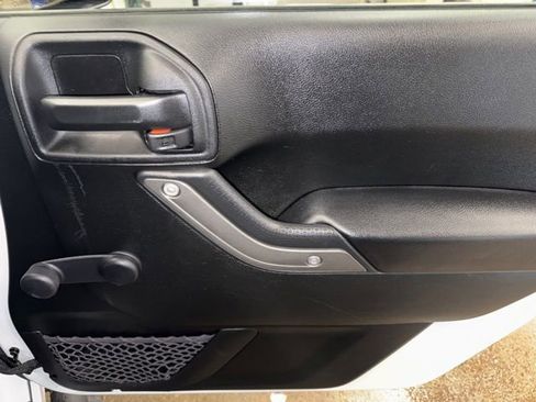 Used 2017 Jeep Wrangler Sport AWD/4WD image 19