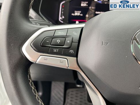 Used 2023 Volkswagen Taos SEL image 14