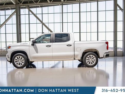 Used 2022 Chevrolet Silverado 1500 Custom RWD image 2