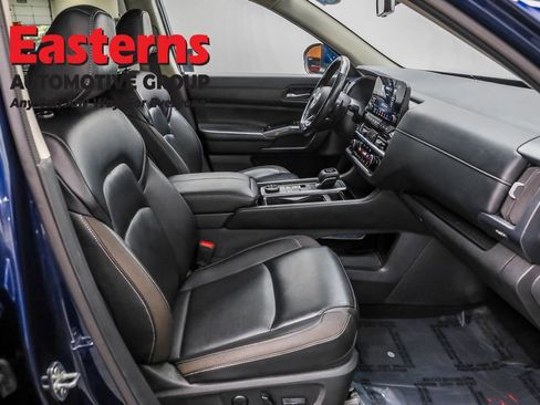 Used 2024 Nissan Pathfinder SL image 24