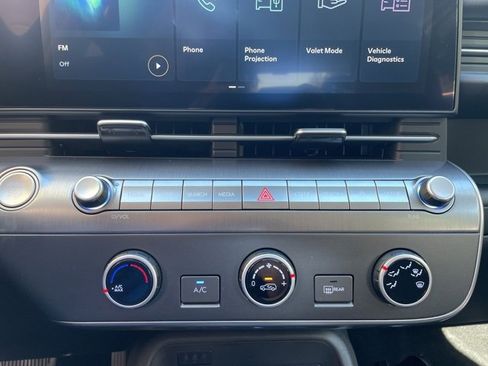Used 2025 Hyundai Kona SE image 24
